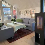 Stort Idyllisk Sjohus Naer I Naturskjonne Omgivelser Hébergement de vacances *