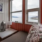 Stort Idyllisk Sjohus Naer I Naturskjonne Omgivelser Hébergement de vacances