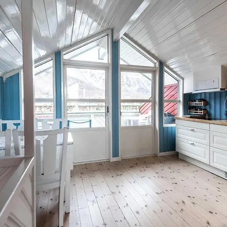 Stort Idyllisk Sjohus I Naturskjonne Omgivelser Holiday home