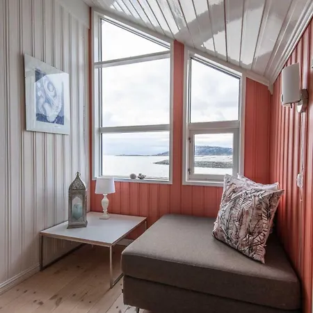 Holiday home Stort Idyllisk Sjohus I Naturskjonne Omgivelser