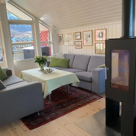 Stort Idyllisk Sjohus I Naturskjonne Omgivelser Holiday home *