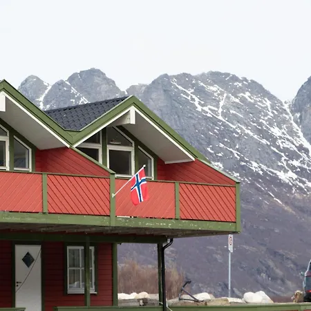 Ferienhaus Stort Idyllisk Sjohus Naer I Naturskjonne Omgivelser Bodø