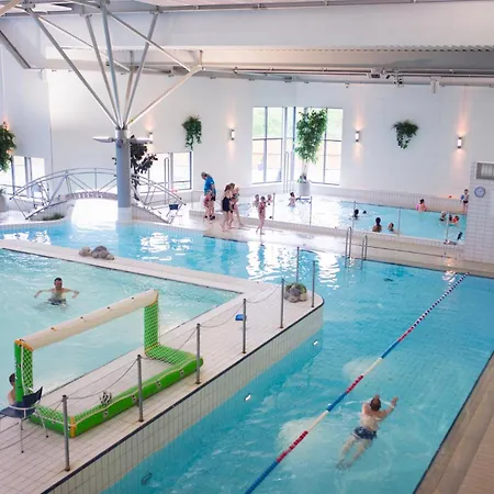 Stort Idyllisk Sjohus I Naturskjonne Omgivelser Holiday home