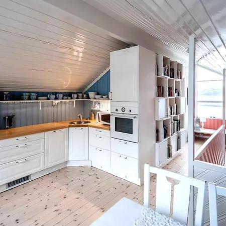 Holiday home Stort Idyllisk Sjohus I Naturskjonne Omgivelser Bodo