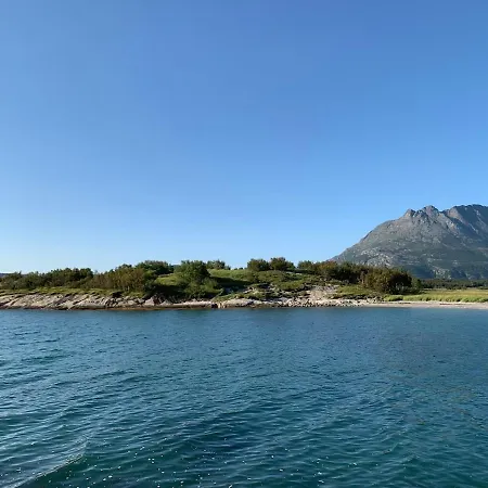 Nyaraló Stort Idyllisk Sjohus Naer I Naturskjonne Omgivelser Bodø