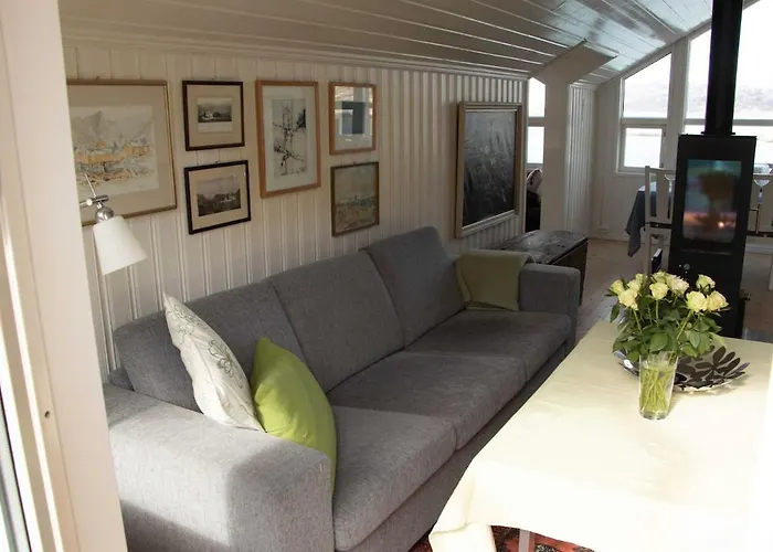 펜션 Stort Idyllisk Sjohus Naer I Naturskjonne Omgivelser